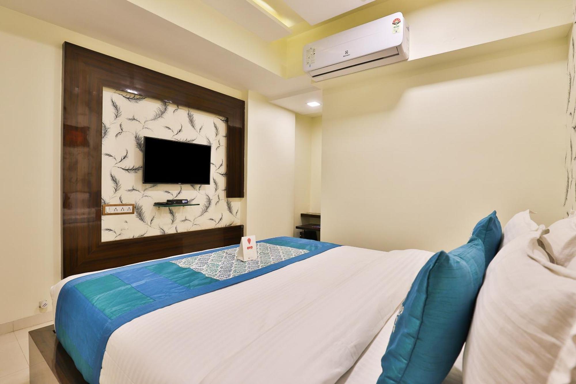 Hotel O Red Apple Ahmedabad Esterno foto