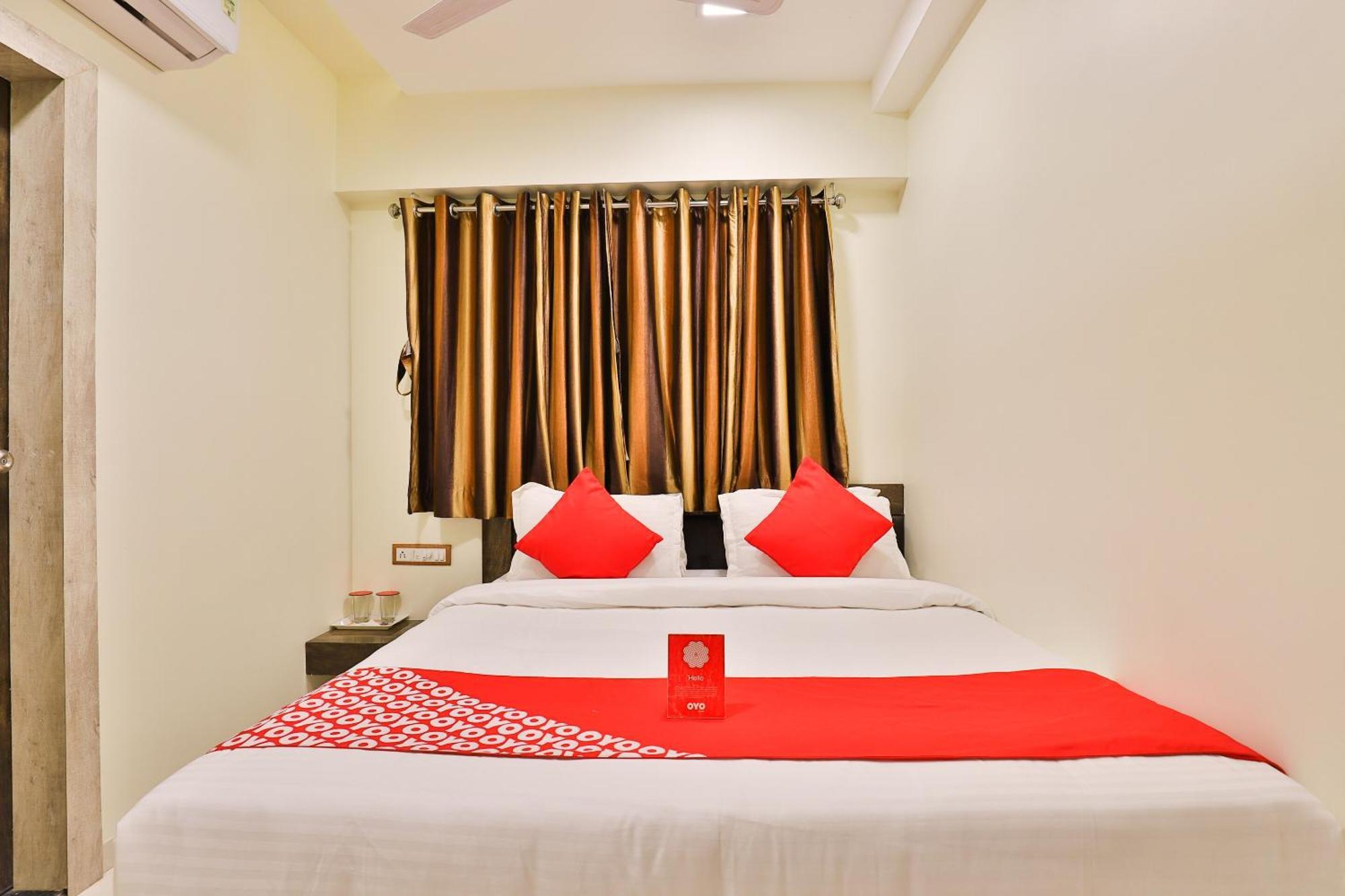 Hotel O Red Apple Ahmedabad Esterno foto