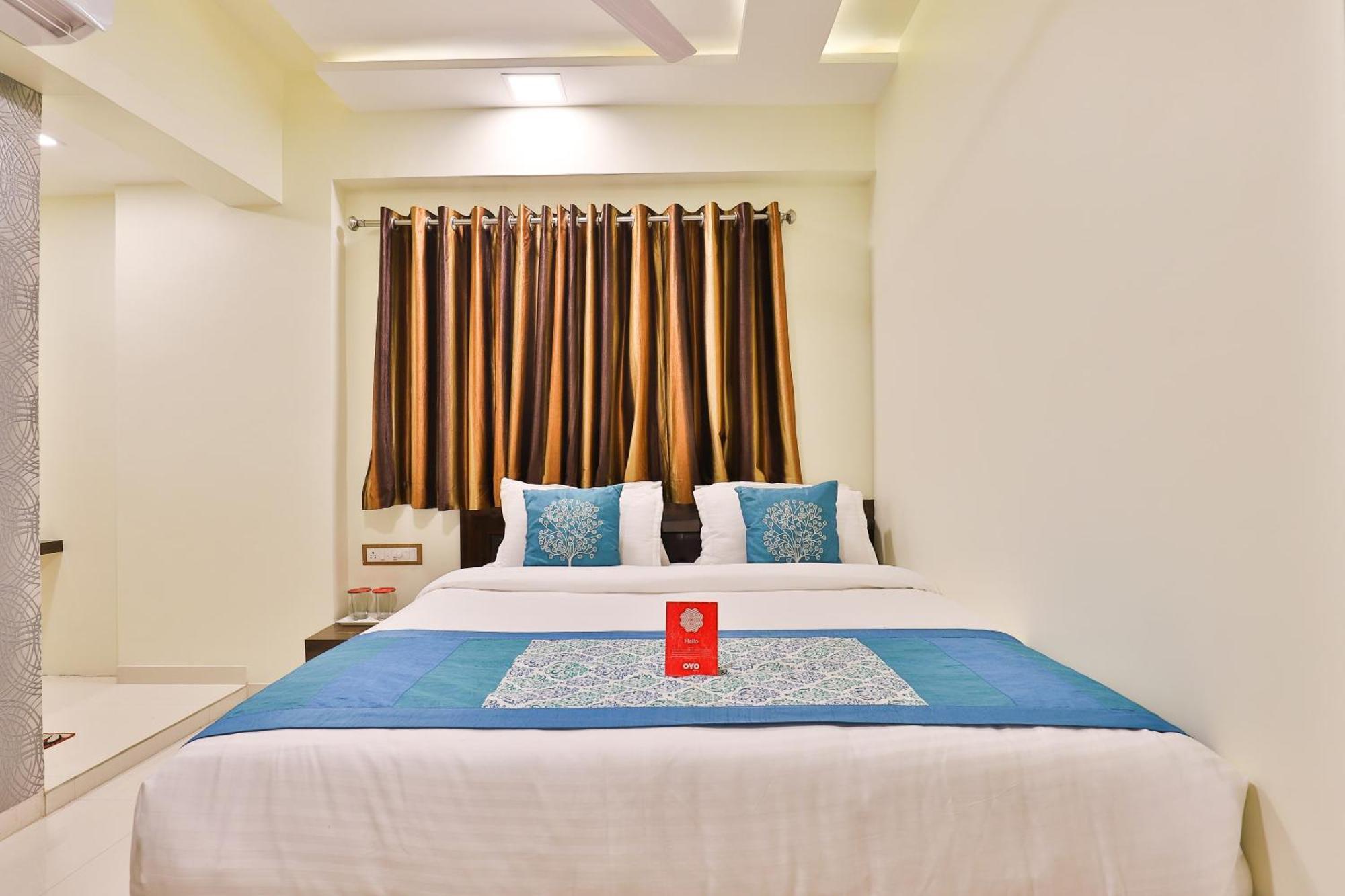 Hotel O Red Apple Ahmedabad Esterno foto