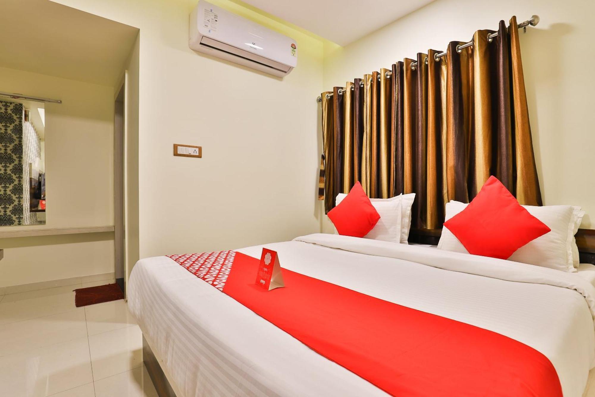 Hotel O Red Apple Ahmedabad Esterno foto