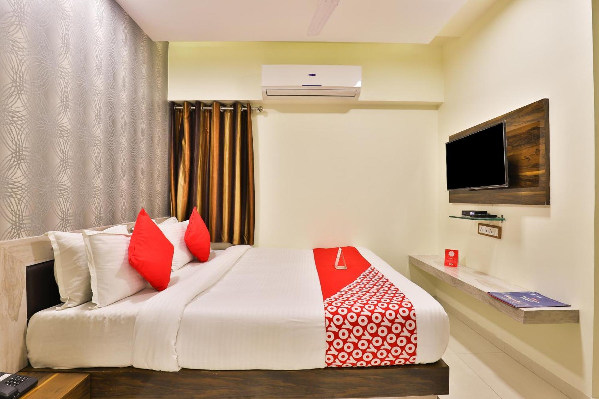 Hotel O Red Apple Ahmedabad Esterno foto