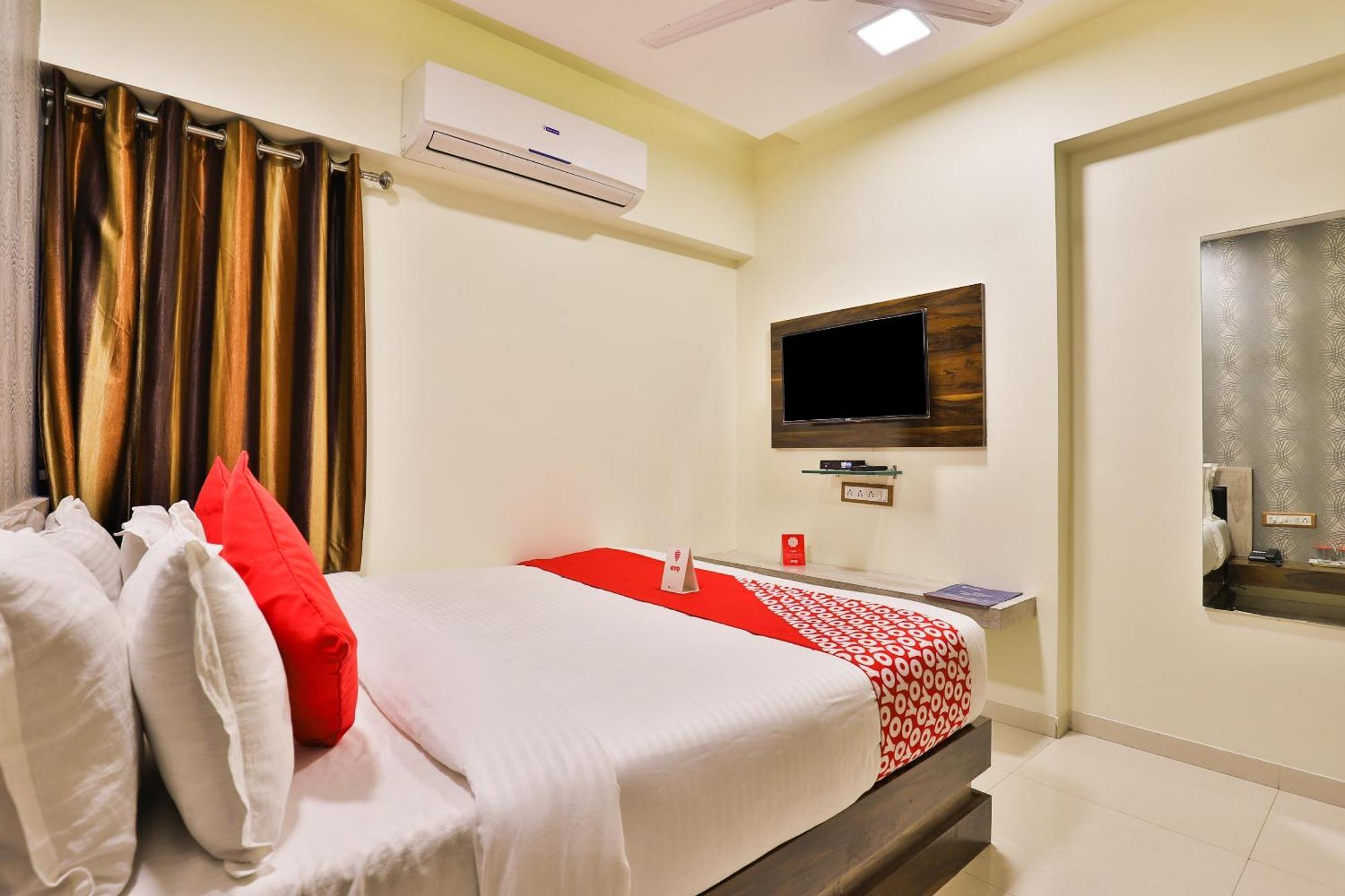 Hotel O Red Apple Ahmedabad Esterno foto